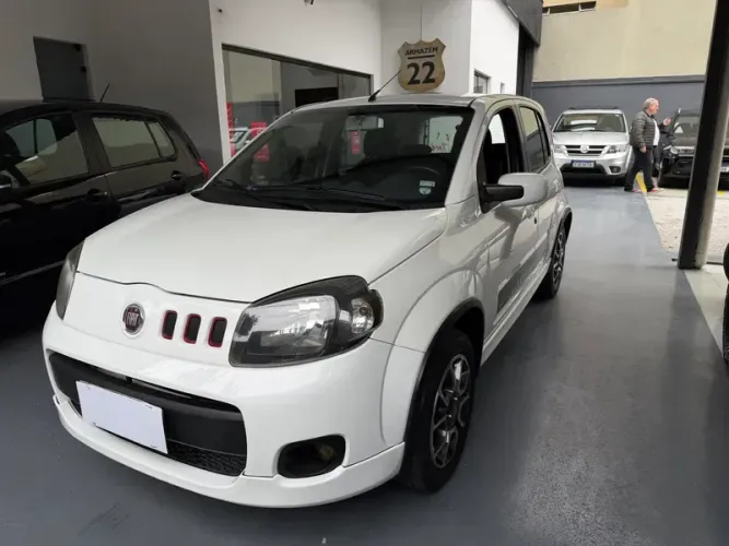 Fiat Uno Sporting 1.4 EVO Fire Flex 8V 4P 2013