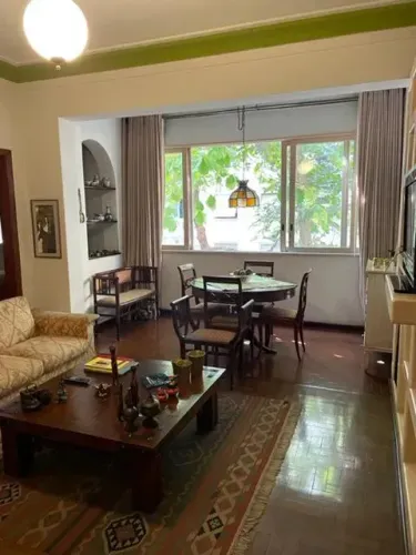 Copacabana - Posto Seis, amplo apartamento com salão, 3 quartos e vaga