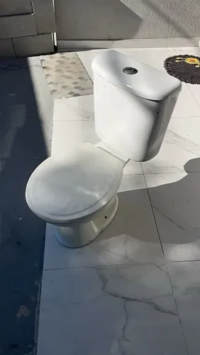 Vaso sanitária com caixa acoplada