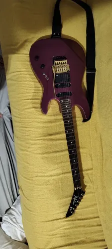 Guitarra Dolfhin Fly com ponte GOTOH, anos 80