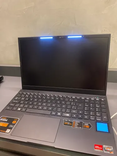 Notebook R15M Positivo (Ryzen 5 - 8Gb Ram - SSD 256Gb)