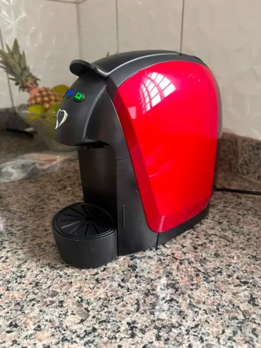 CAFETEIRA LUNA VERMELHA TRES CORAÇÕES - Seminova