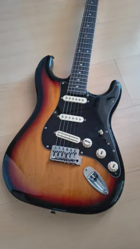 Guitarra Squier Stratocaster