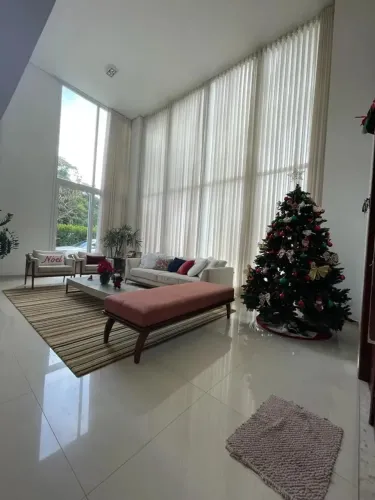 MAGNÍFICA CASA EM CONDOMÍNIO DE ALTO PADRÃO