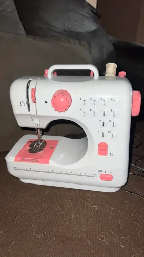 Mini máquina de costura