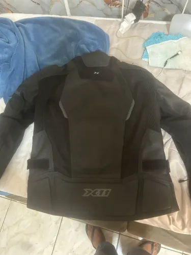 Vende-se jaque x11 muito nova 