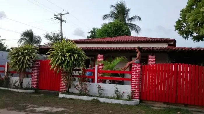 Oportunidade!! Condomínio Fechado, Frente a Praia, Casa com 3/4, Suíte,  Mobiliada, Piscin