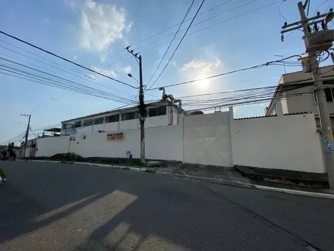 Aluguel - Galpão Com 1.200,00 m² no Centro de Queimados