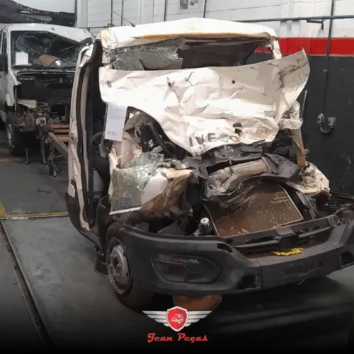 Iveco, sucata para retirada de peças