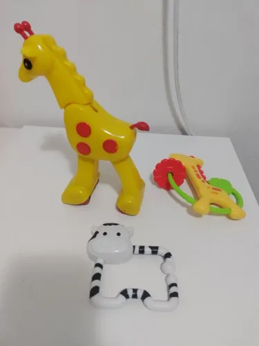 Girafa Gina da Elka, girafinha mordedor, bichinho chicalho