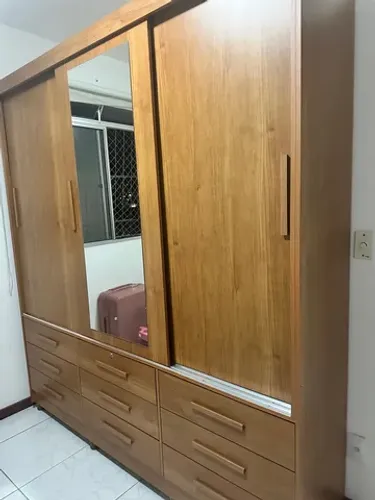 Guarda roupa com 6 meses de uso