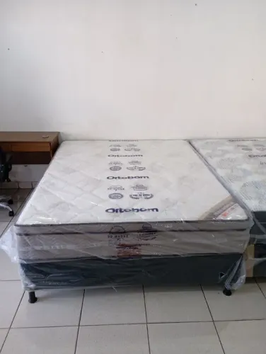 Cama Box Queen de mola ensacada 30cm. Entrego em Anápolis e região.
