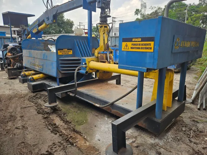 Prensa sucateira móvel 30x30 compactador sucata