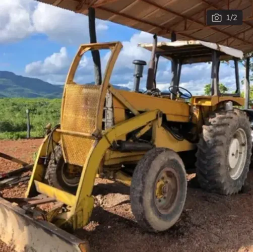 Trator CBT 2105 com lamina