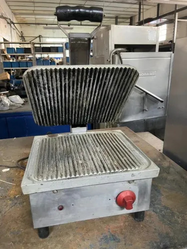 Sanduicheira Croydon