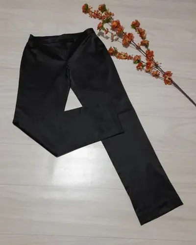 Calça Feminina social de algodão com poliéster e elastano da TRENDY.<br>