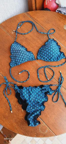 Biquíni Azul com Detalhes Charmosos