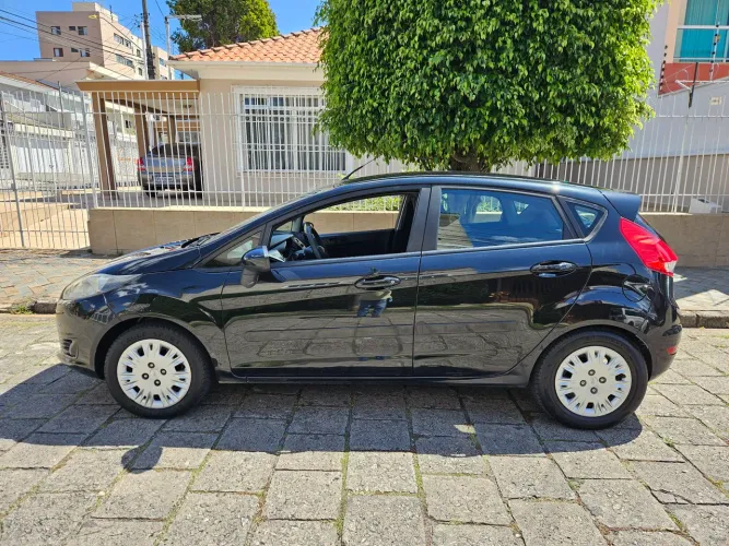 Ford Fiesta 1.5 16V Flex Mec. 5P 2014