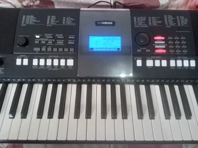 Teclado Yamaha PSR E423