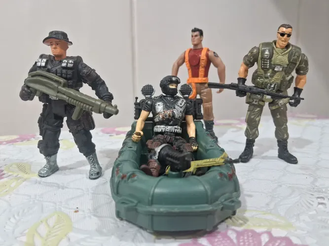 Kit militar bonecos tipo Comandos em Ação 