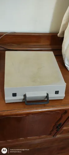 Máquina de escrever (datilografia) Olivetti Tropical (1980)