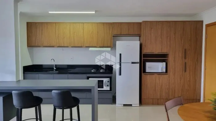 APARTAMENTO MOBILIADO COM 03 DORMITÓRIOS SENDO 01 SUÍTE NO BAIRRO CENTRO DE CAXIAS DO SUL