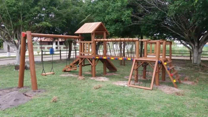 Kasinha pedrita em buzios. Tetos bambus buzios