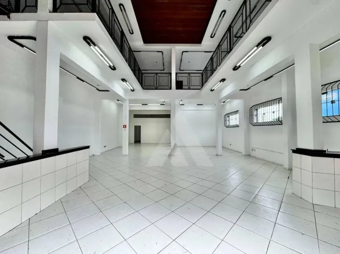 BARRACÃO COMERCIAL EM ITAPETININGA.