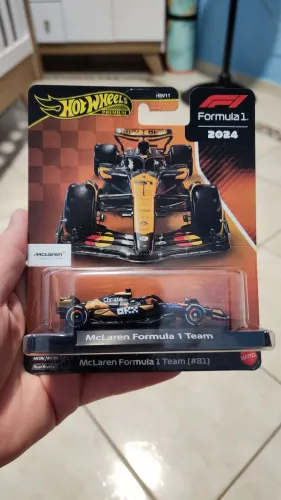 Hot wheels Premium Fórmula 1 McLaren #81