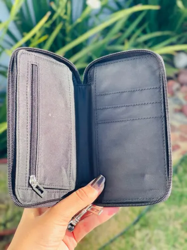 Carteira e porta celular Guess 