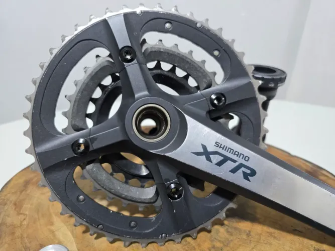 Pedivela Shimano XTR M970 com movimento central XTR
