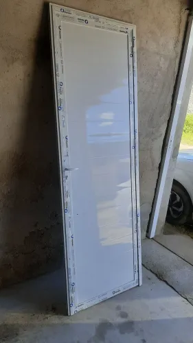 Porta de aluminio Branca Nova