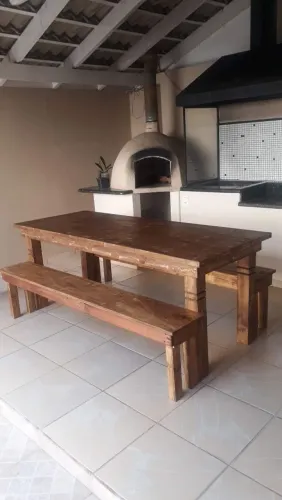 Mesa de Jantar Rústica de Madeira com bancos
