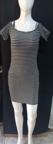 Vestido Listrado Preto e Branco