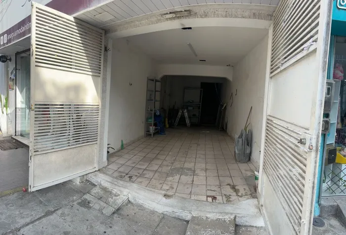 Alugo ponto comercial amplo no centro da cidade - ideal para loja, escritório ou galpão!