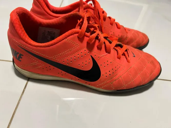 Chuteira Nike Beco 2
