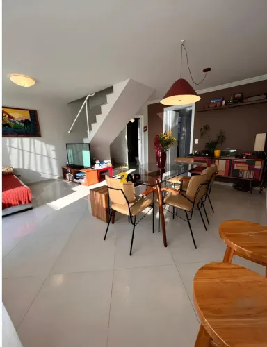 Casa de Condomínio em Jardim Pinheiros com 87m², 3 quartos sendo 1 suíte e 2 vagas.
