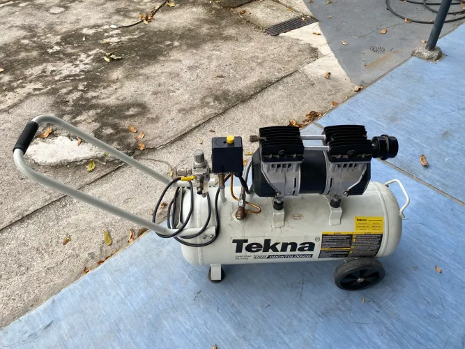 Compressor odontológico tekna 35Litros 7040