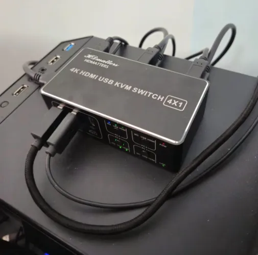 4K HDMI USB KVM Switch 4x1<br>100,00<br>Nova<br>Mais inf no privado! USB kvm switch 4x1 