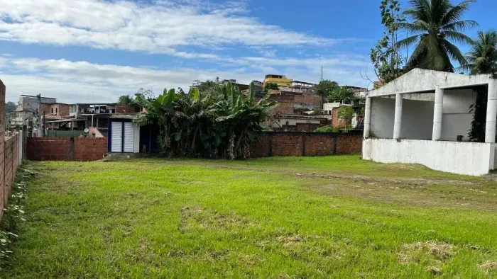 Vendo terreno com 600 metros quadrados em Paripe  para investir ou construir e morar