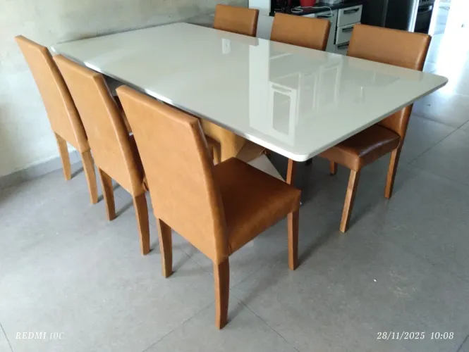 Mesa de jantar nova madeira