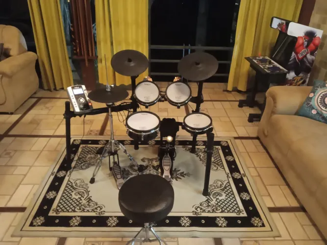 bateria eletrônica Roland td9 kx2 e peças vh11 chimbal rack td4 cy5  pedal  banco infantil