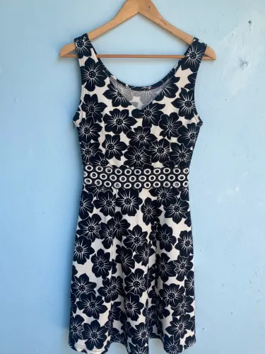Vestido Feminino Preto e Branco, Tam M