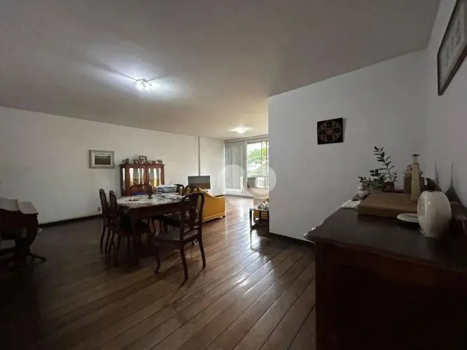 Lopes Enjoy vende Apartamento com 4 quartos, 1suíte e duas de garagem, 150m por R$ 1.050.0