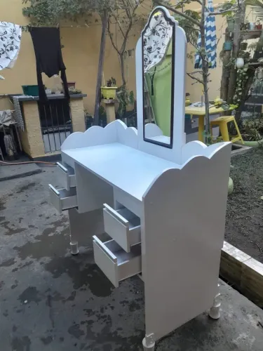 Linda pentiadeira branca