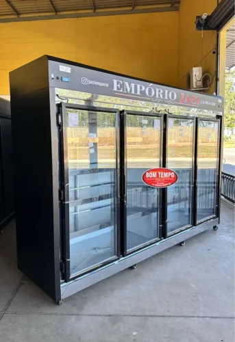 EXPOSITORA REFRIGERADA com 3 metros