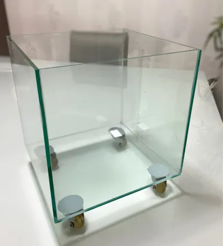 Cachepô de Vidro Cúbico com Rodinhas