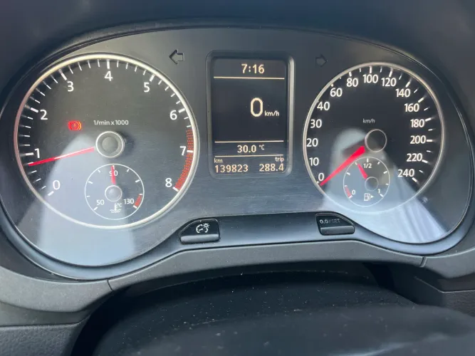 Volkswagen Fox Bluemotion 1.6 MI Total Flex 5P. 2013