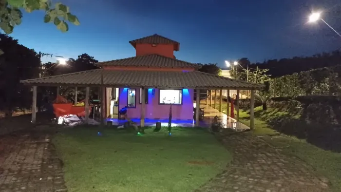 Casa aconchegante em condomínio fechado