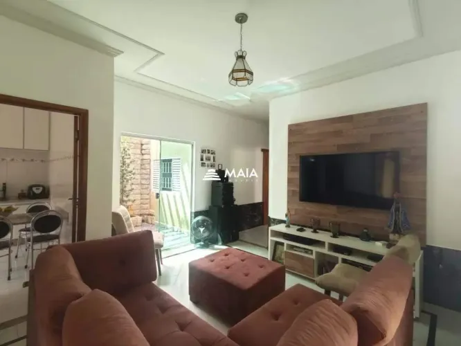 Casa à venda no bairro Oneida Mendes